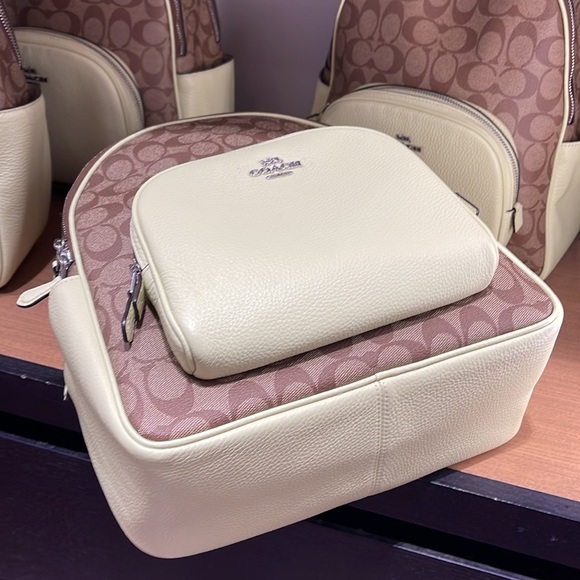 Coach Court Backpack In Signature Canvas
SV/Khaki/Pale Lime - Picture 3 of 16